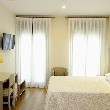 Hostal Toledo 2*