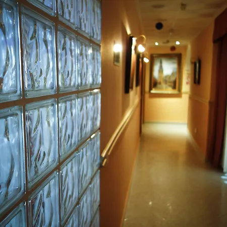 Guest house Hostal Toledo 2*