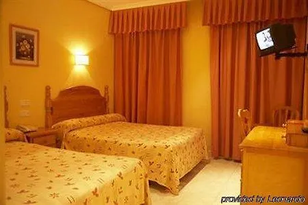 Hostal Toledo 2*