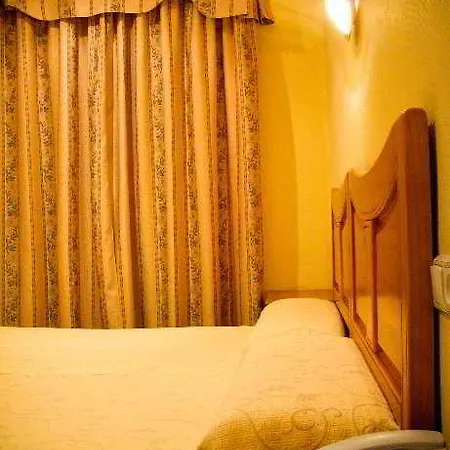 Πανσιόν Hostal Toledo